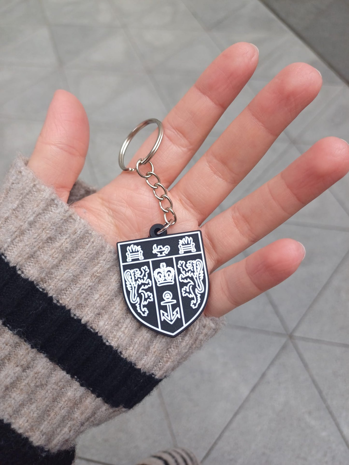 Kings College London Crest Keyring Black