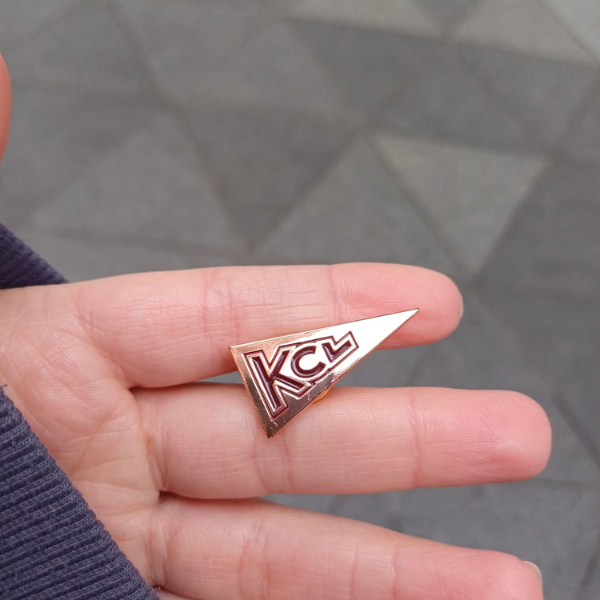 King's College London KCL Pennant Flag Pin