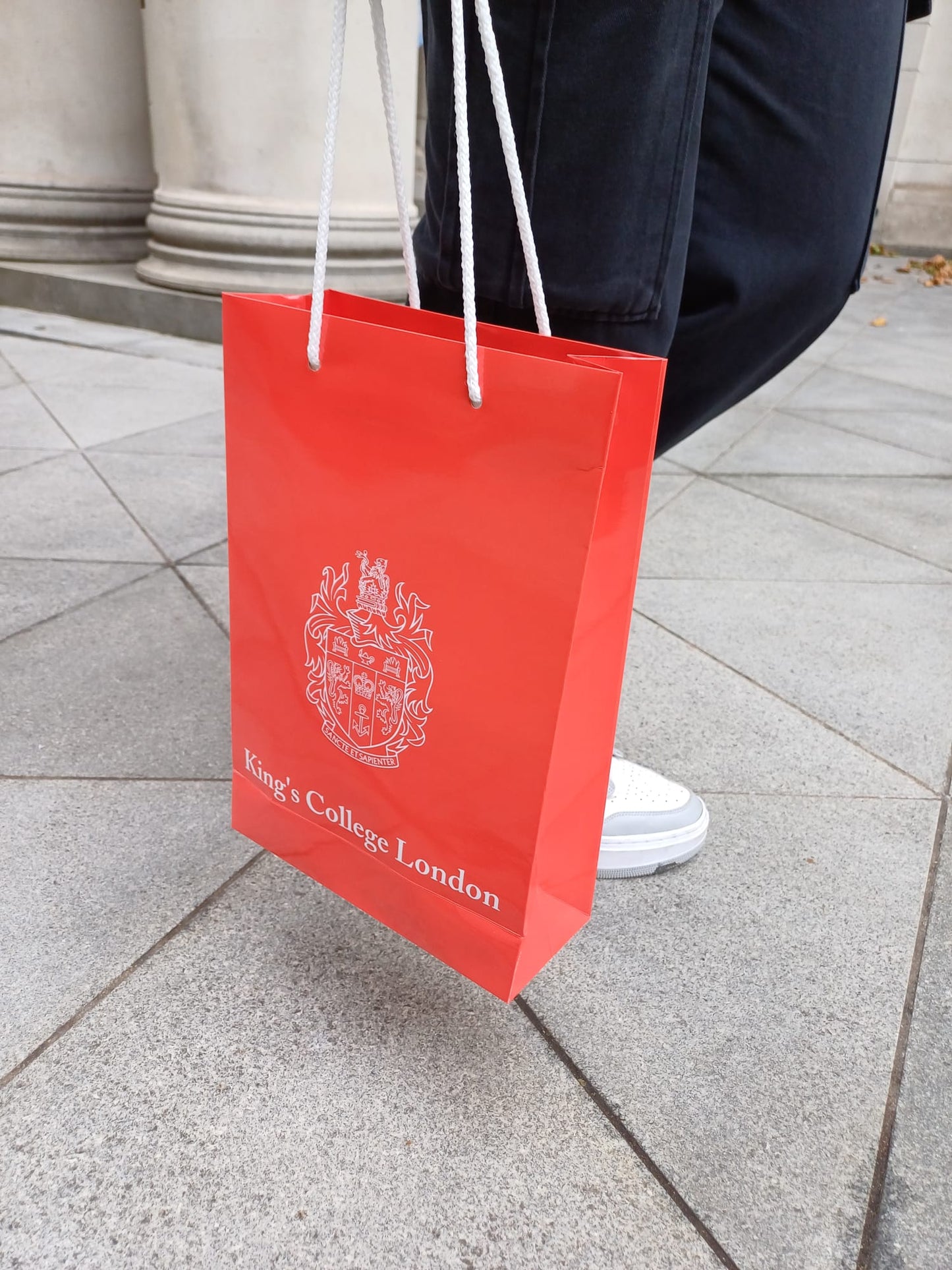 King's College London Gift Bag in Red